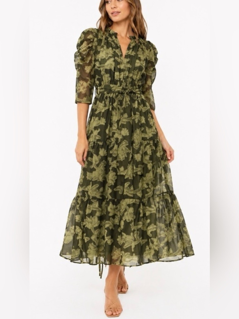 MOON RIVER Envy Tiered Midi Dress in Green Floral Ruched Sleeve